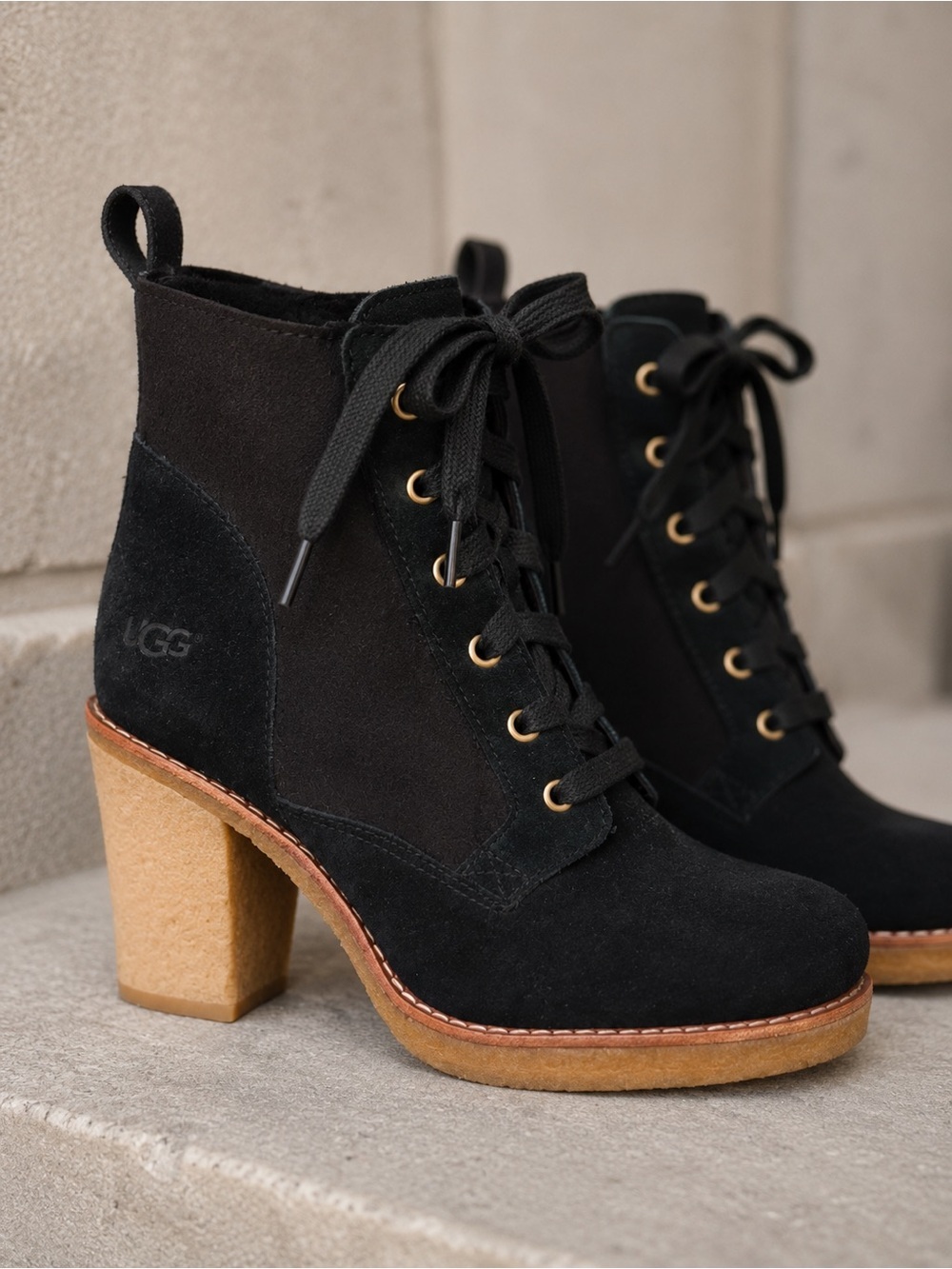 UGG ($275) Sofia Black Suede Lace Up Heeled Ankle Booties Sz 7.5